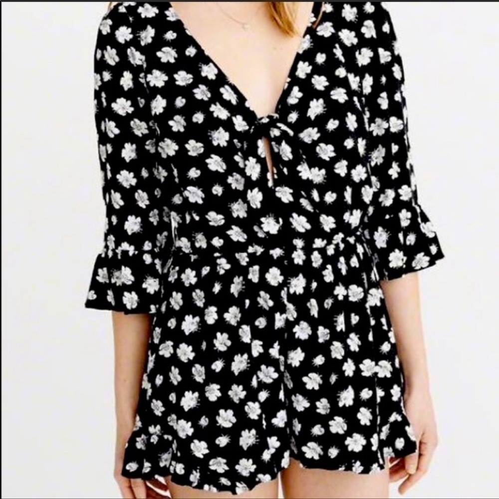 ABERCROMBIE & FITCH Floral Romper